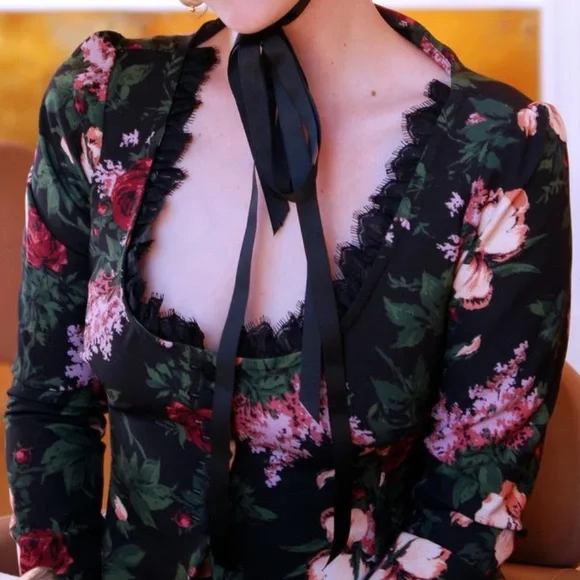 Pinup Couture Mariette Peplum Jacket In Dark Bella Roses Gabardine - Med - NWT - Picture 2 of 14